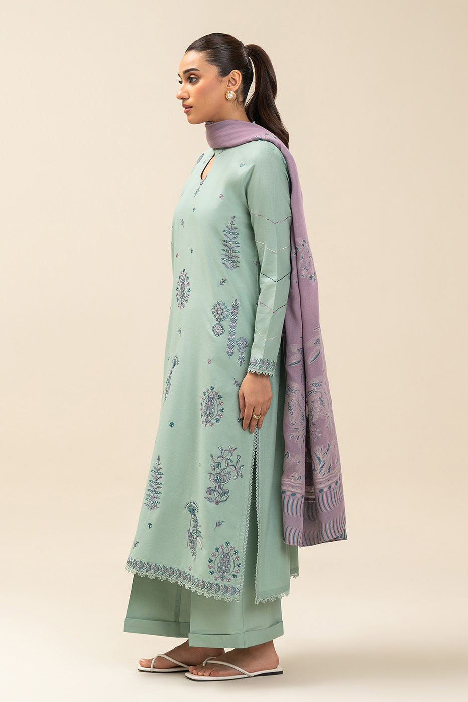 3 PIECE EMBROIDERED LAWN SUIT-SEAFOAM GREEN (UNSTITCHED)