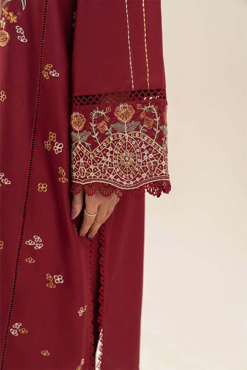 3 PIECE EMBROIDERED LAWN SUIT-MALEFICENT MAROON (UNSTITCHED)