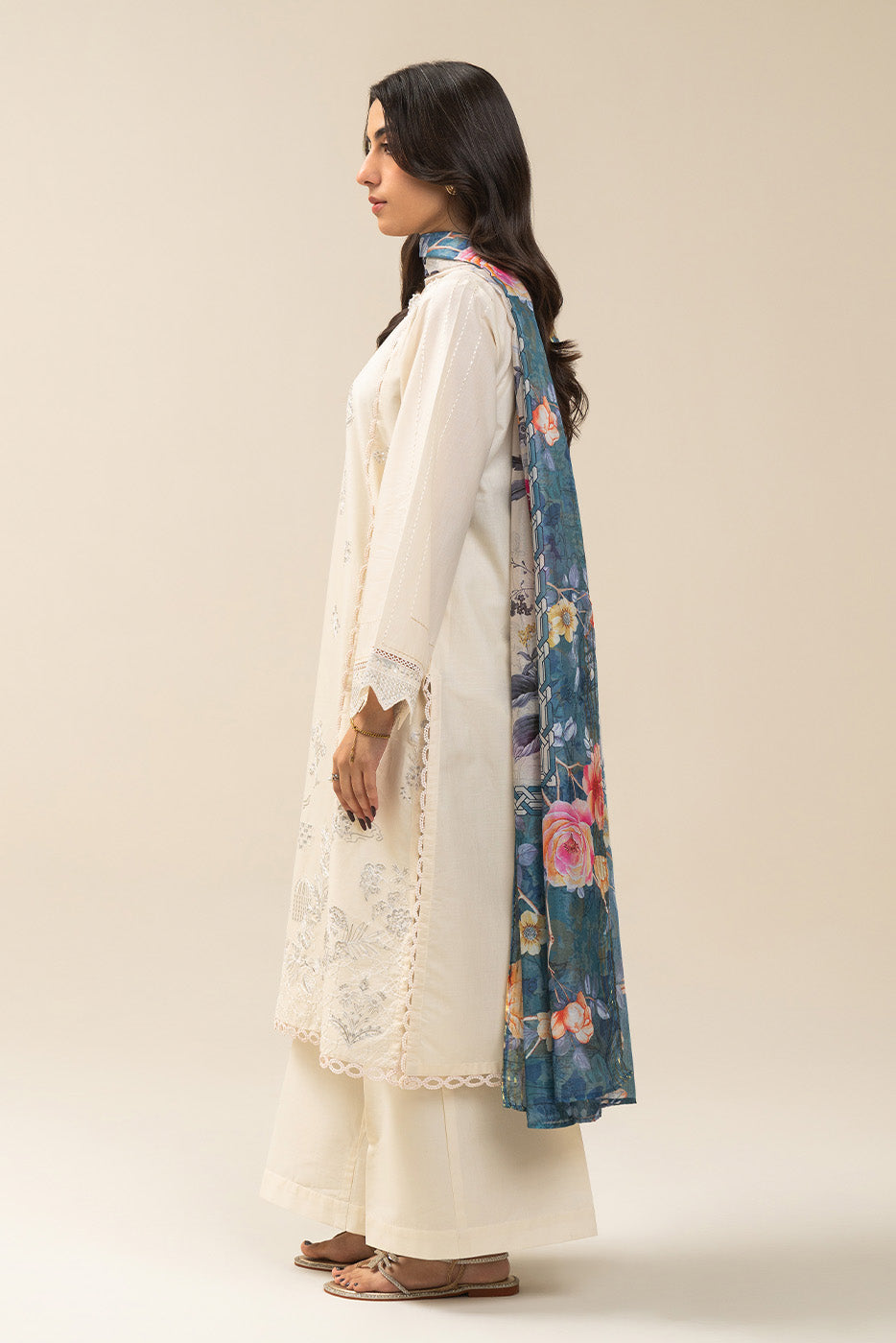 3 PIECE EMBROIDERED LAWN SUIT-IVORY FLORAL (UNSTITCHED)