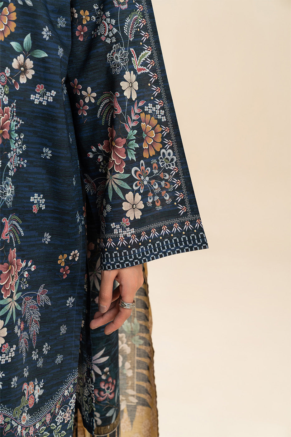 3 PIECE PRINTED LAWN SUIT-DANDELION GARLAND (UNSTITCHED)