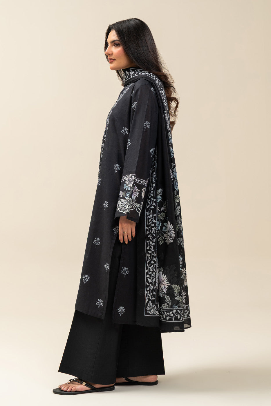 3 PIECE PRINTED LAWN SUIT-RAVEN FLORET (UNSTITCHED)