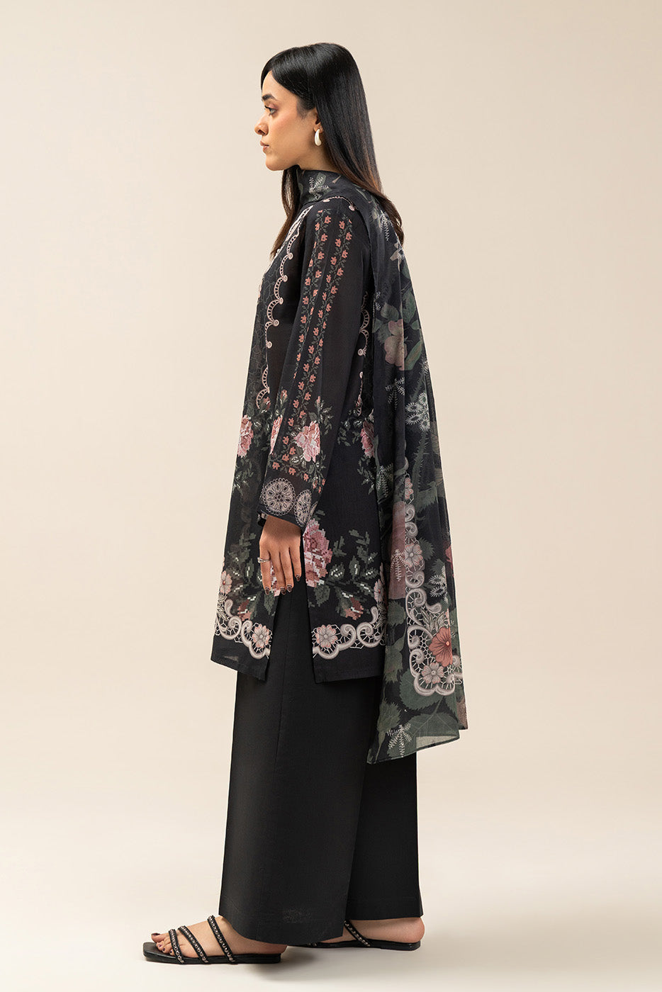 3 PIECE PRINTED LAWN SUIT-NOIR DRAPE (UNSTITCHED)