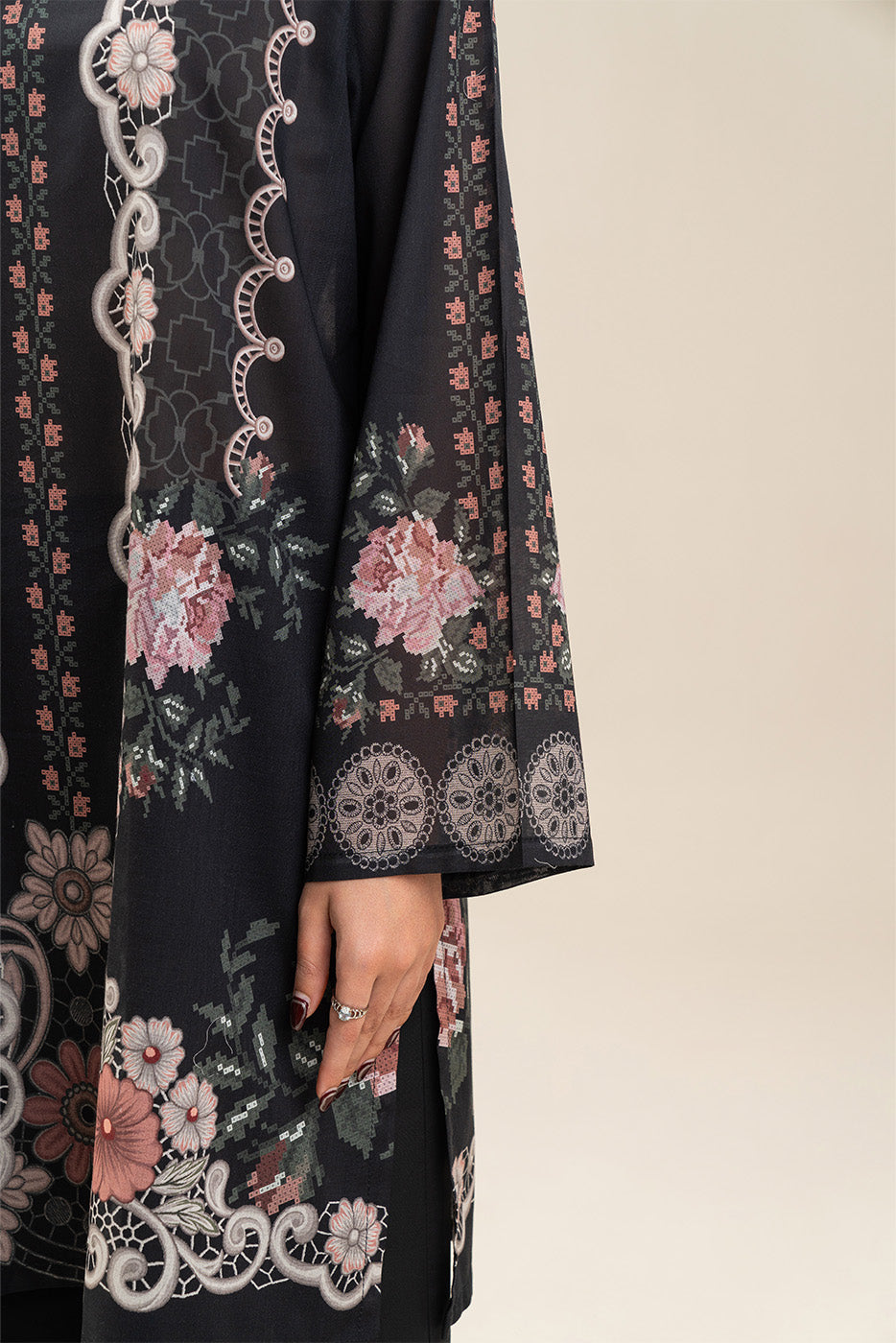 3 PIECE PRINTED LAWN SUIT-NOIR DRAPE (UNSTITCHED)