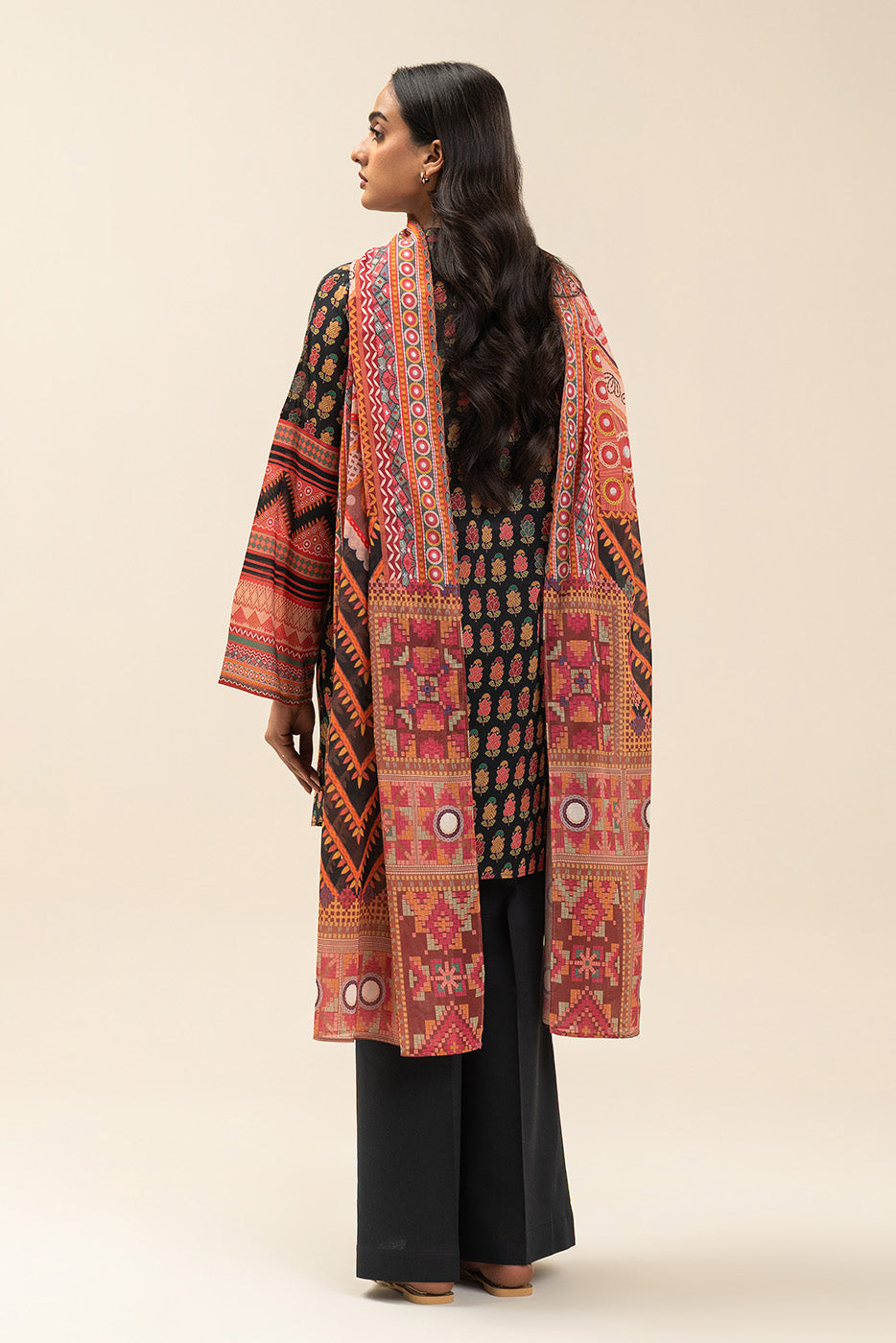 3 PIECE PRINTED LAWN SUIT-BLACK MAZE (UNSTITCHED)