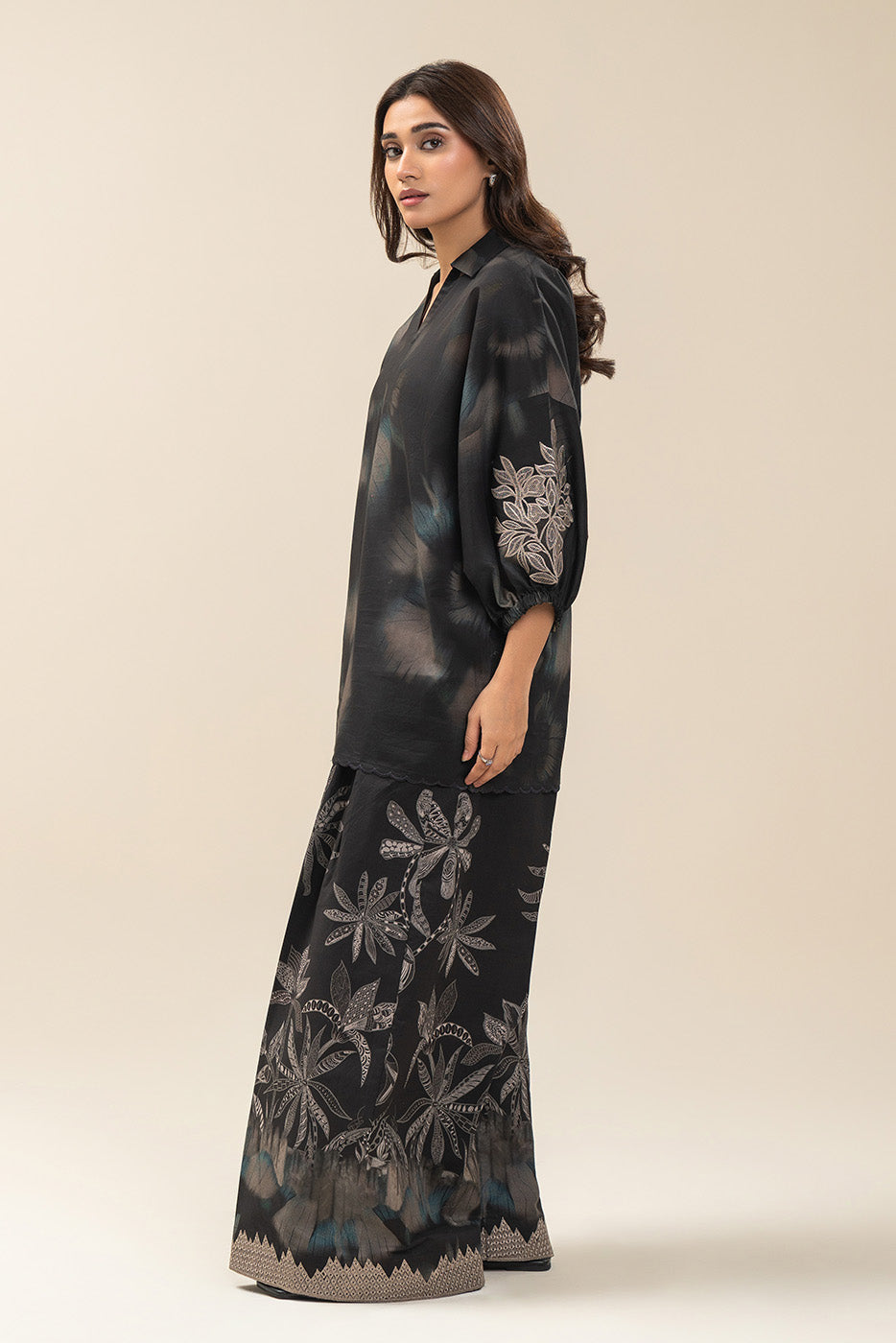 2 PIECE EMBROIDERED LAWN SUIT-FLORAL REVERIE SUIT