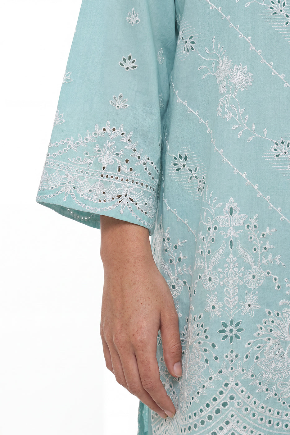 3 PIECE EMBROIDERED LAWN SUIT (LUXURY PRET)
