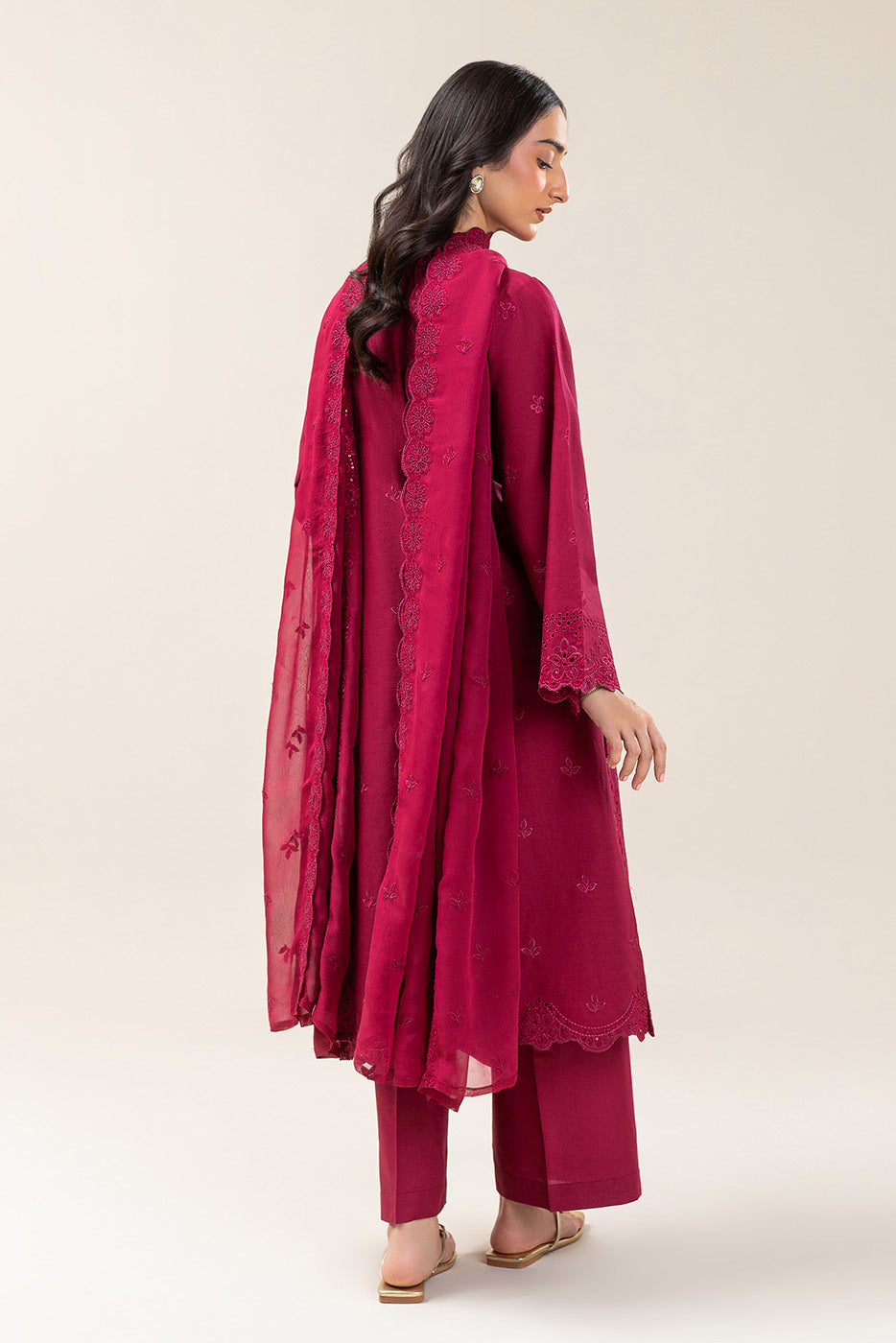 3 PIECE EMBROIDERED LAWN SUIT (LUXURY PRET)