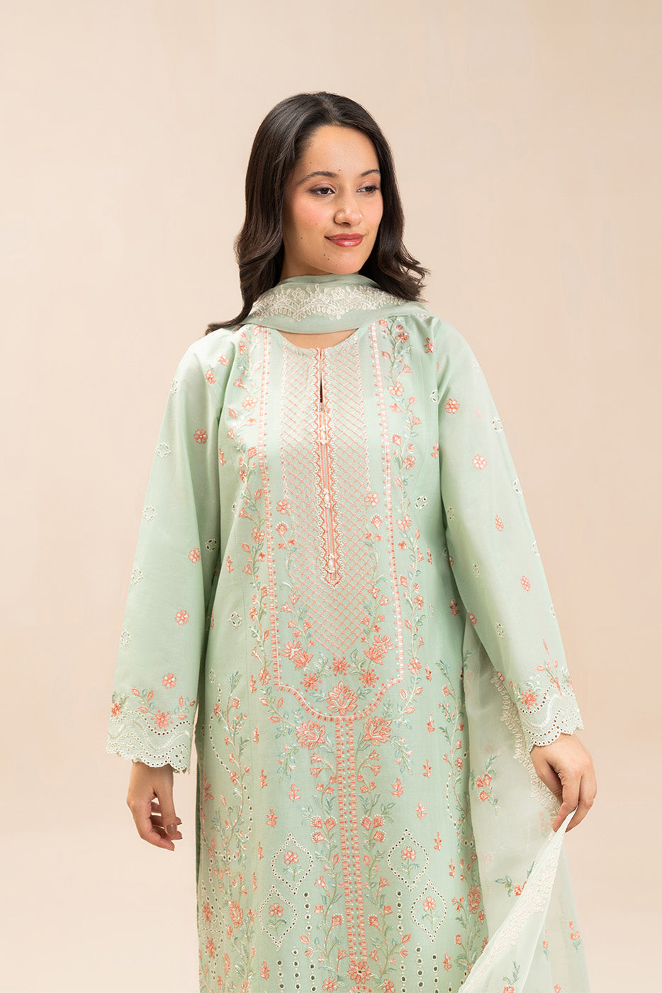 3 PIECE EMBROIDERED LAWN SUIT (LUXURY PRET)