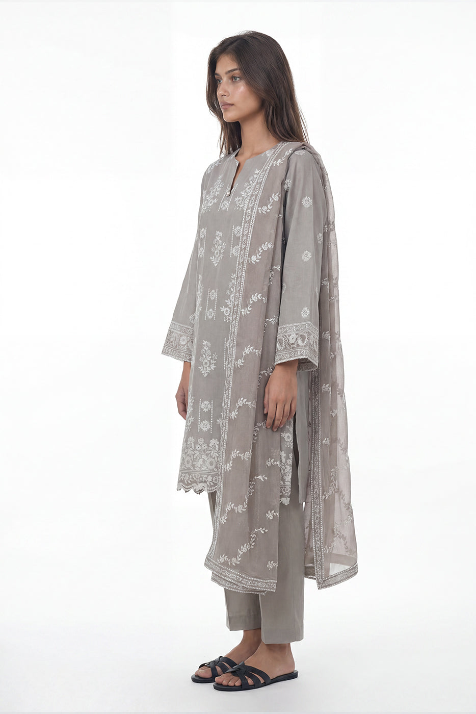 3 PIECE EMBROIDERED LAWN SUIT (PRET)