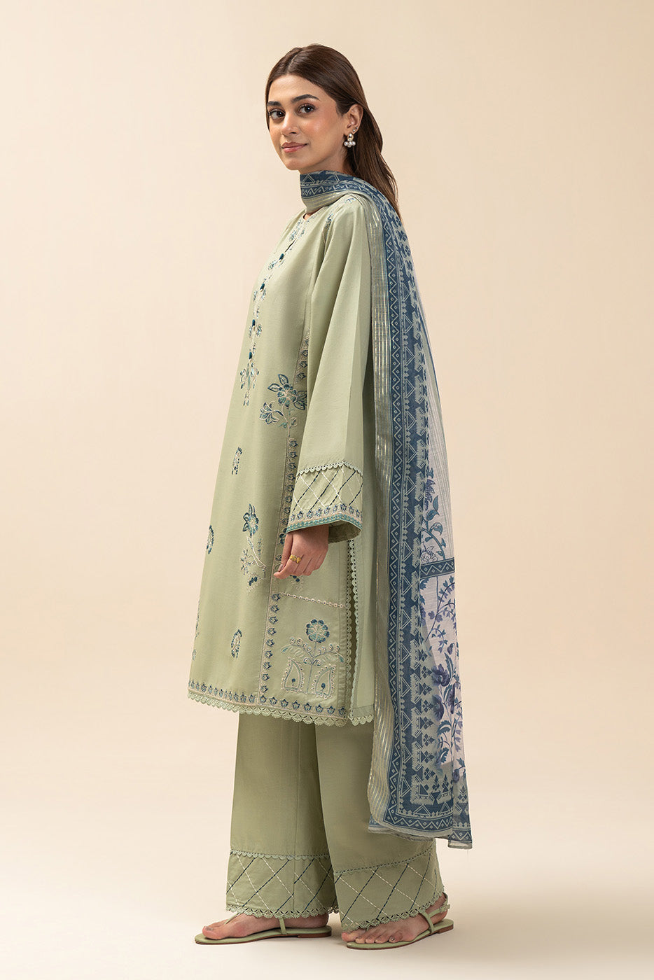 3 PIECE EMBROIDERED LAWN SUIT-MINERAL MINT (UNSTITCHED)