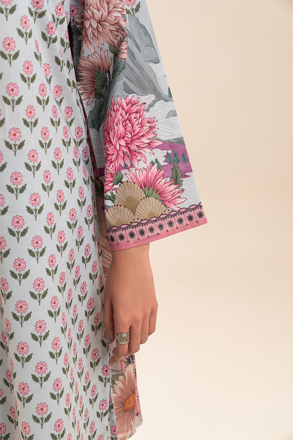 3 PIECE PRINT LAWN SUIT-SPLENDOUR GREY (UNSTITCHED)