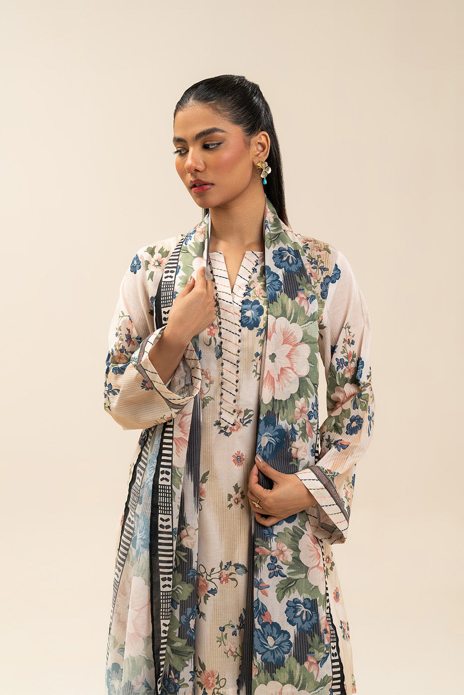 3 PIECE PRINTED LAWN SUIT-IVORY FLORET (UNSTITCHED)