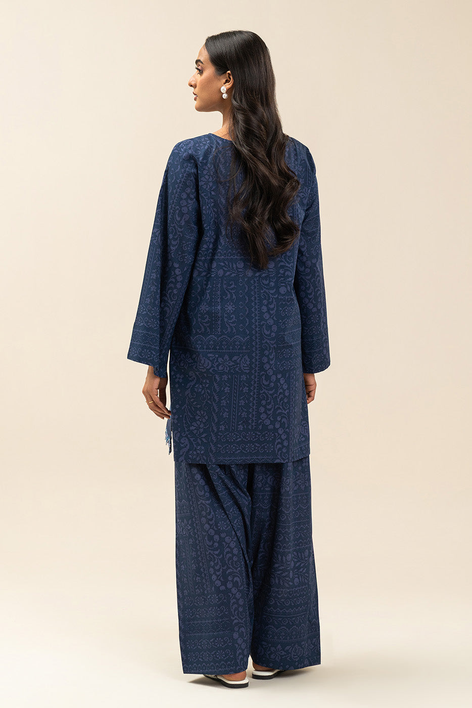 2 PIECE EMBROIDERED LAWN SUIT-VERDANT BLUE (UNSTITCHED)