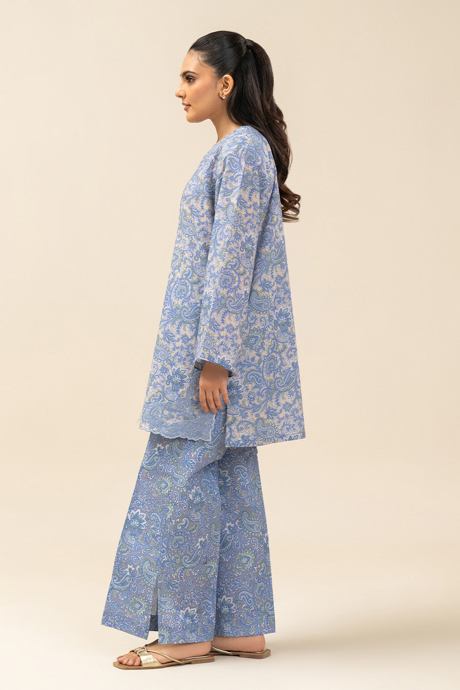 2 PIECE EMBROIDERED LAWN SUIT-SNOW SYMPHONY (UNSTITCHED)