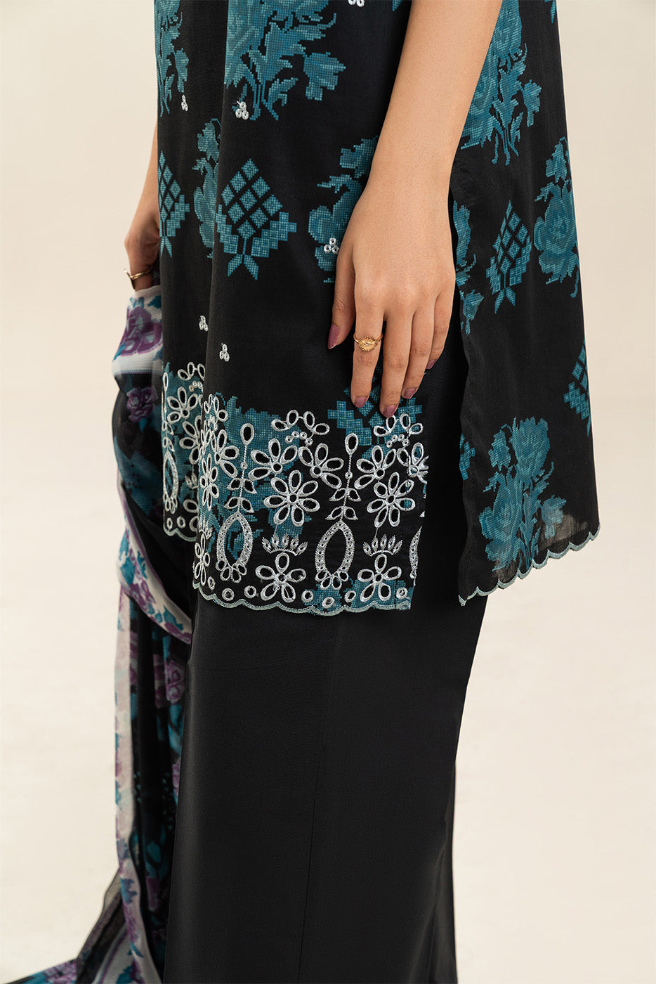 3 PIECE EMBROIDERED LAWN SUIT-DUSTY MUSE (UNSTITCHED)