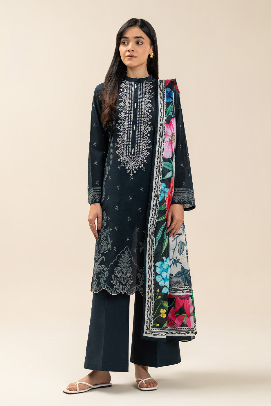 3 PIECE EMBROIDERED LAWN SUIT-VERDANT BLOOM (UNSTITCHED)