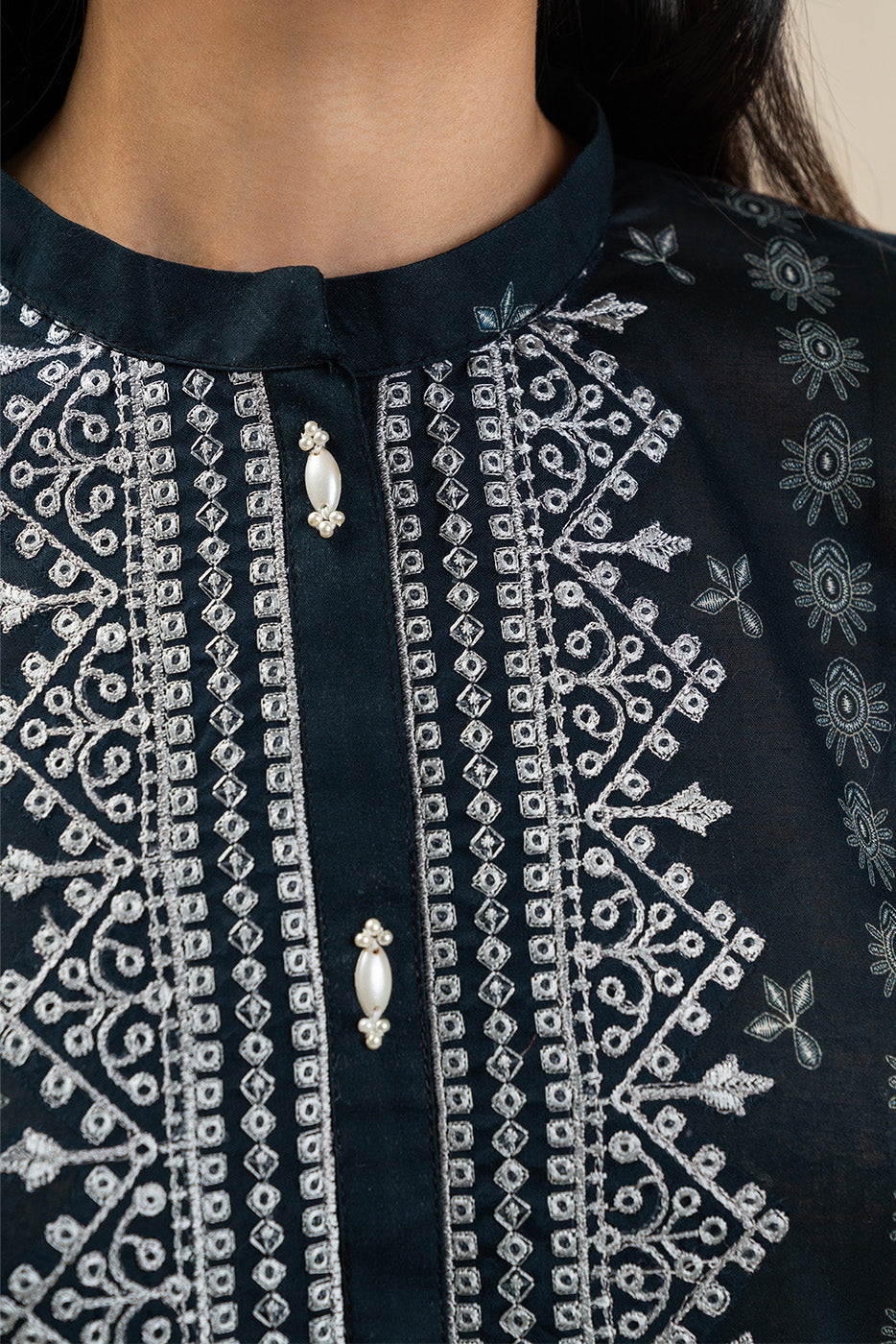 3 PIECE EMBROIDERED LAWN SUIT-VERDANT BLOOM (UNSTITCHED)
