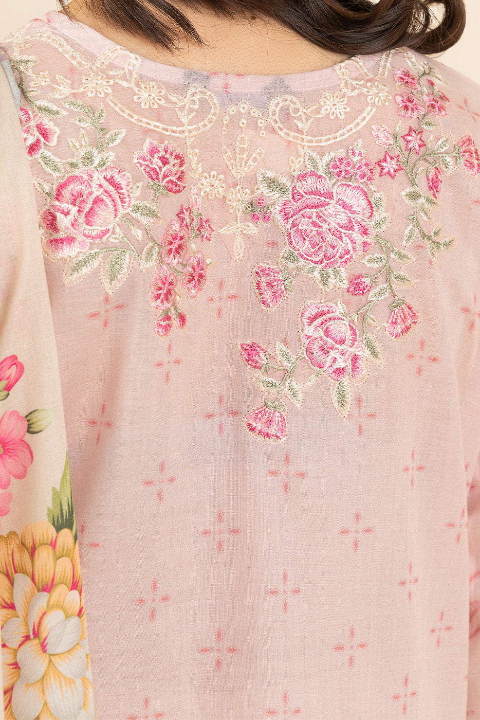 3 PIECE EMBROIDERED LAWN SUIT (PRET)