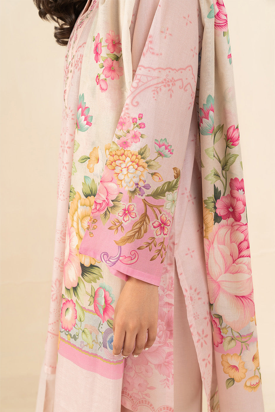 3 PIECE EMBROIDERED LAWN SUIT (PRET)