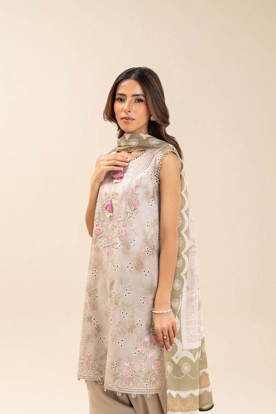 3 PIECE EMBROIDERED LAWN SUIT-PEARL GARDEN (UNSTITCHED)