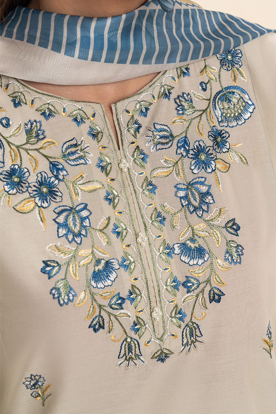 3 PIECE EMBROIDERED LAWN SUIT-IVORY ORCHARD (UNSTITCHED)