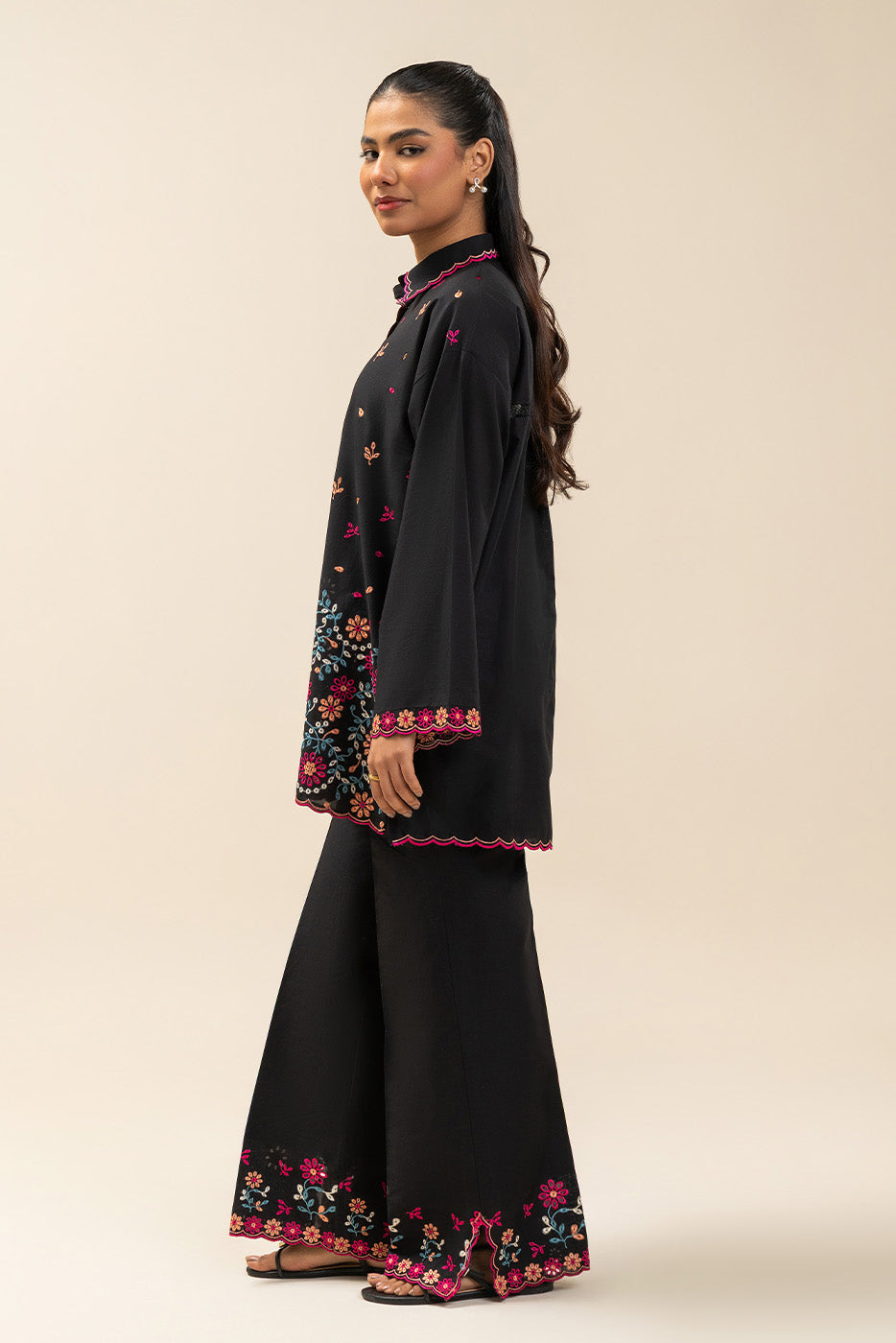 2 PIECE EMBROIDERED LAWN SUIT-VERDANT SPRAY (UNSTITCHED)