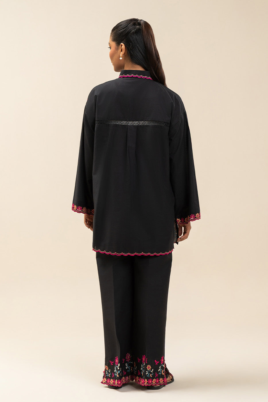 2 PIECE EMBROIDERED LAWN SUIT-VERDANT SPRAY (UNSTITCHED)
