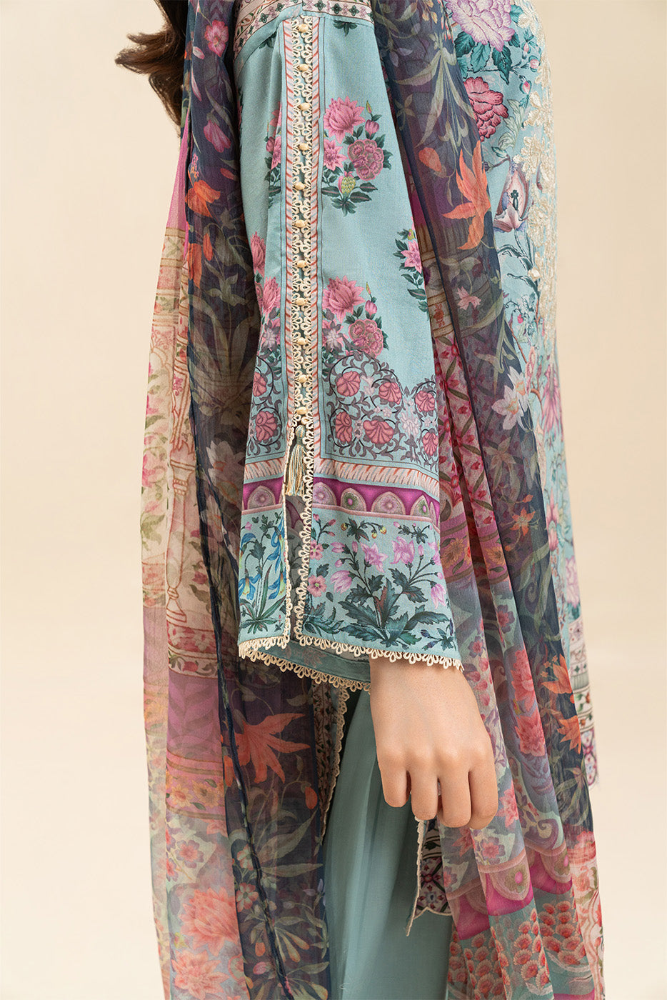 3 PIECE EMBROIDERED LAWN SUIT-LAVENDER SPIRIT (UNSTITCHED)