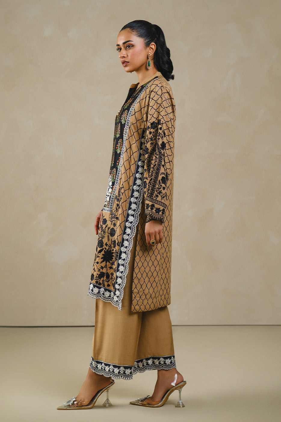 2 PIECE EMBROIDERED RAW SILK SUIT (LUXURY-PRET)