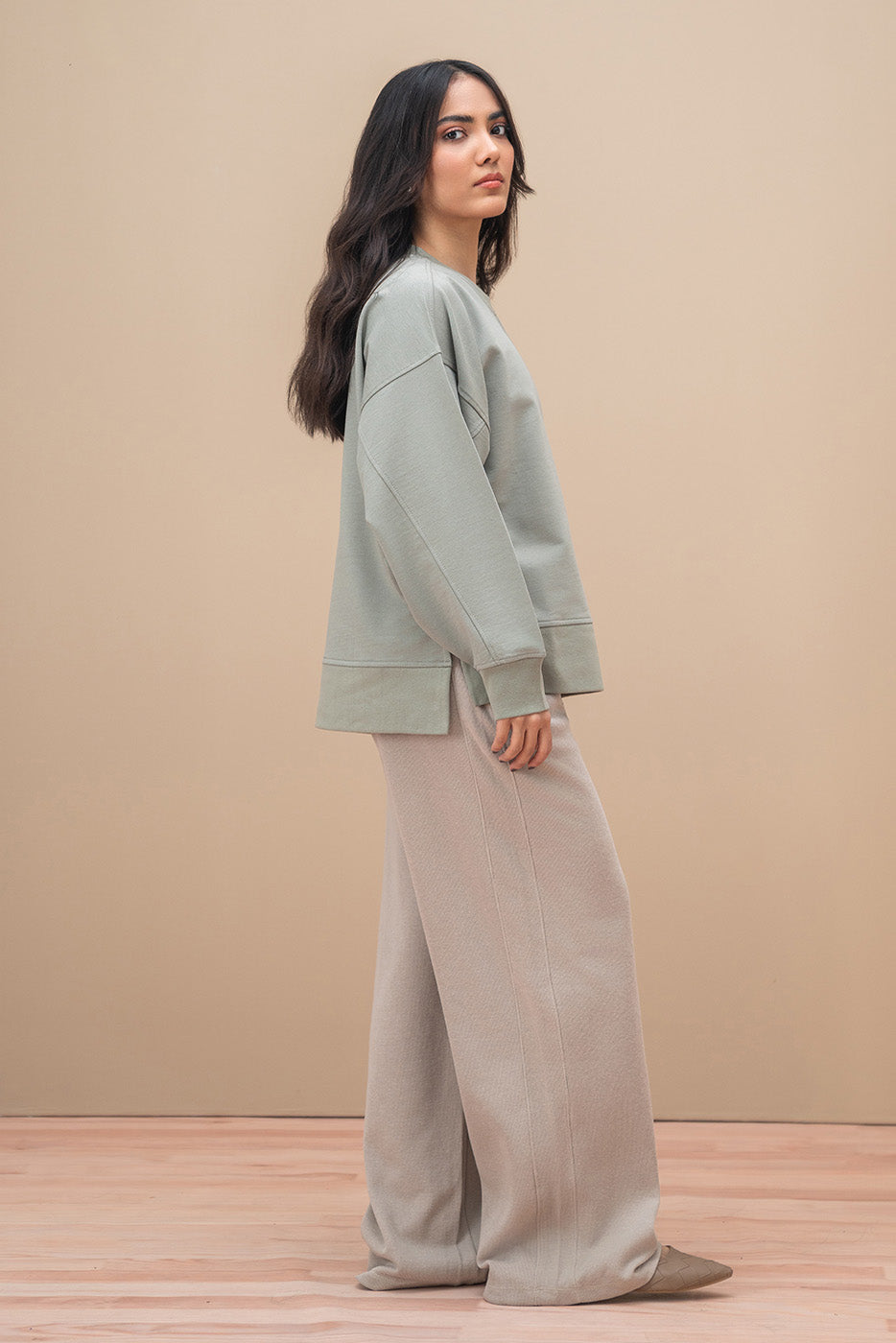 RELAXED FIT SWEATSHIRT