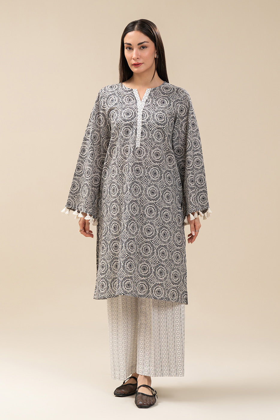 2 PIECE PRINTED KHADDAR SUIT (PRET)