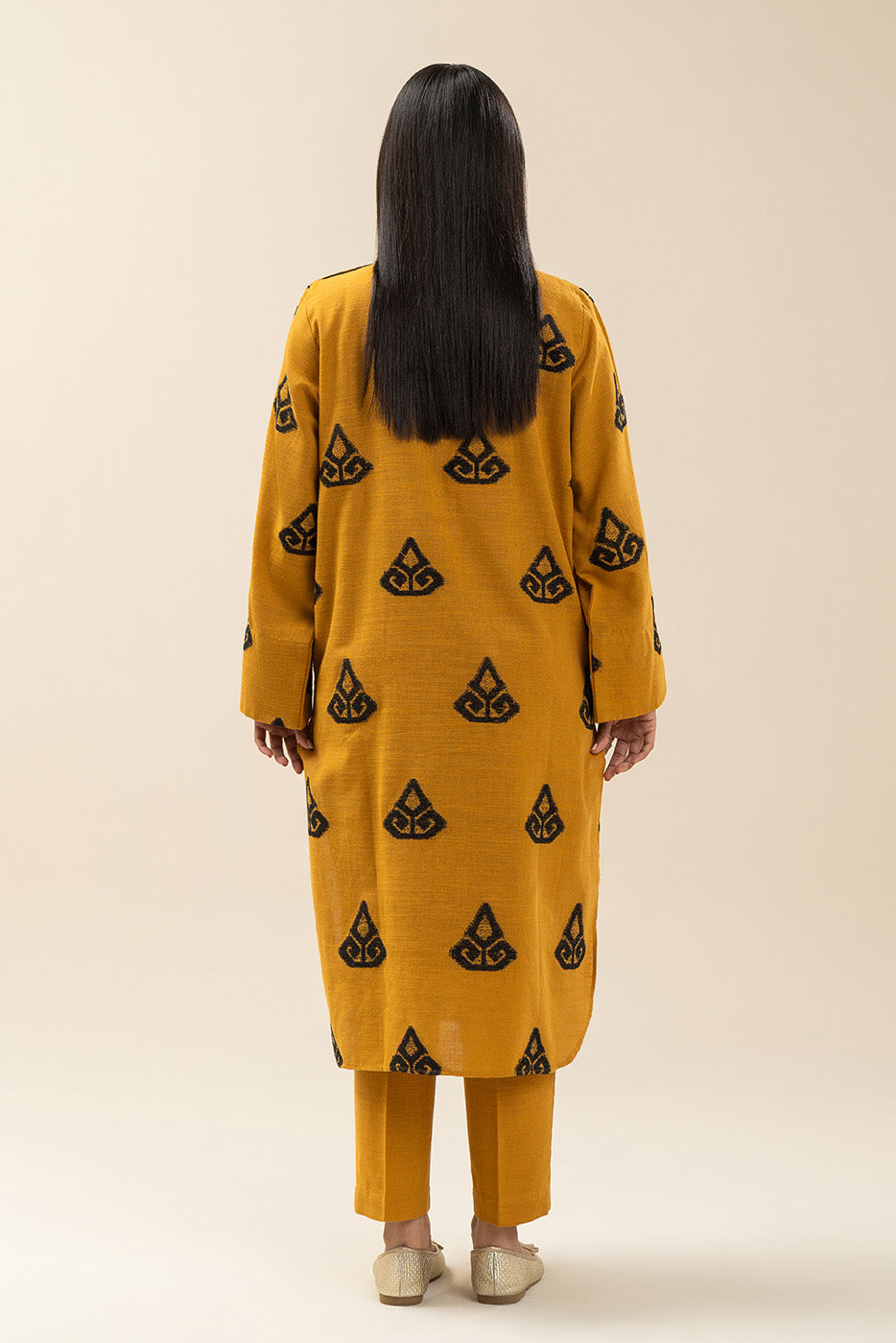 2 PIECE EMBROIDERED VELVET KHADDAR SUIT (PRET)