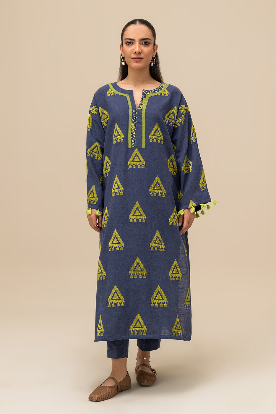 2 PIECE BASIC VELVET KHADDAR SUIT (PRET)