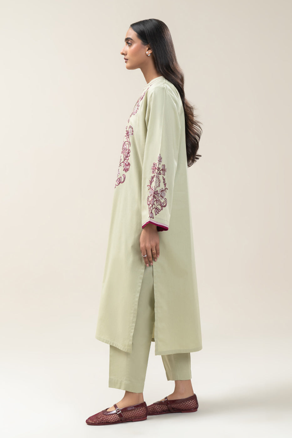 2 PIECE EMBROIDERED CAMBRIC SUIT (PRET)