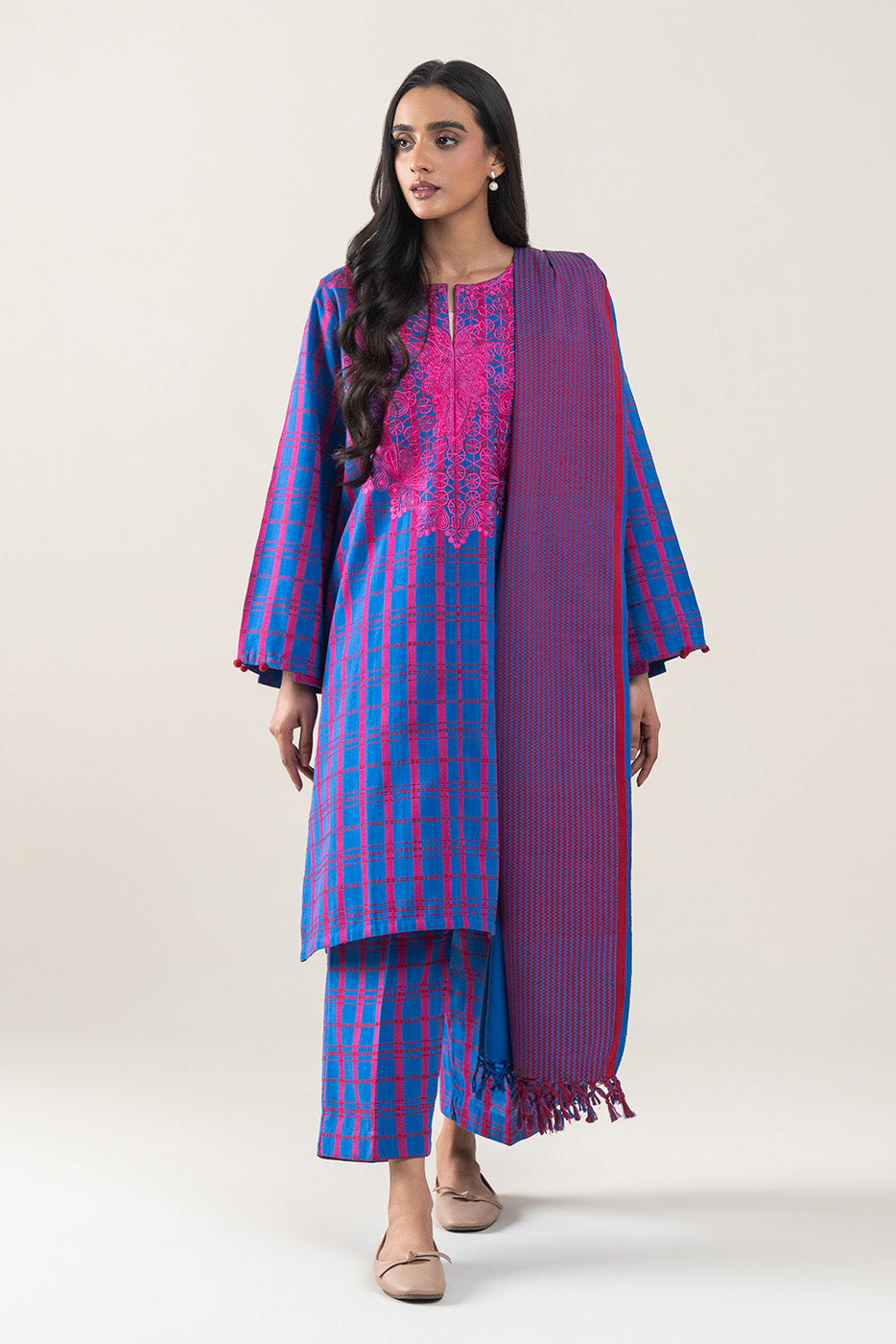 3 PIECE EMBROIDERED KHADDAR JACQUARD SUIT (PRET)