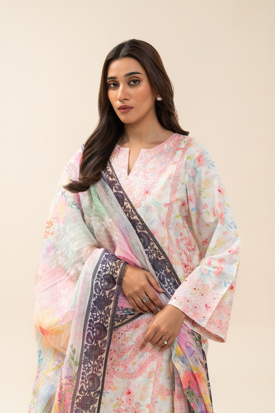 2 PIECE EMBROIDERED COTTON VISCOSE SUIT (PRET)