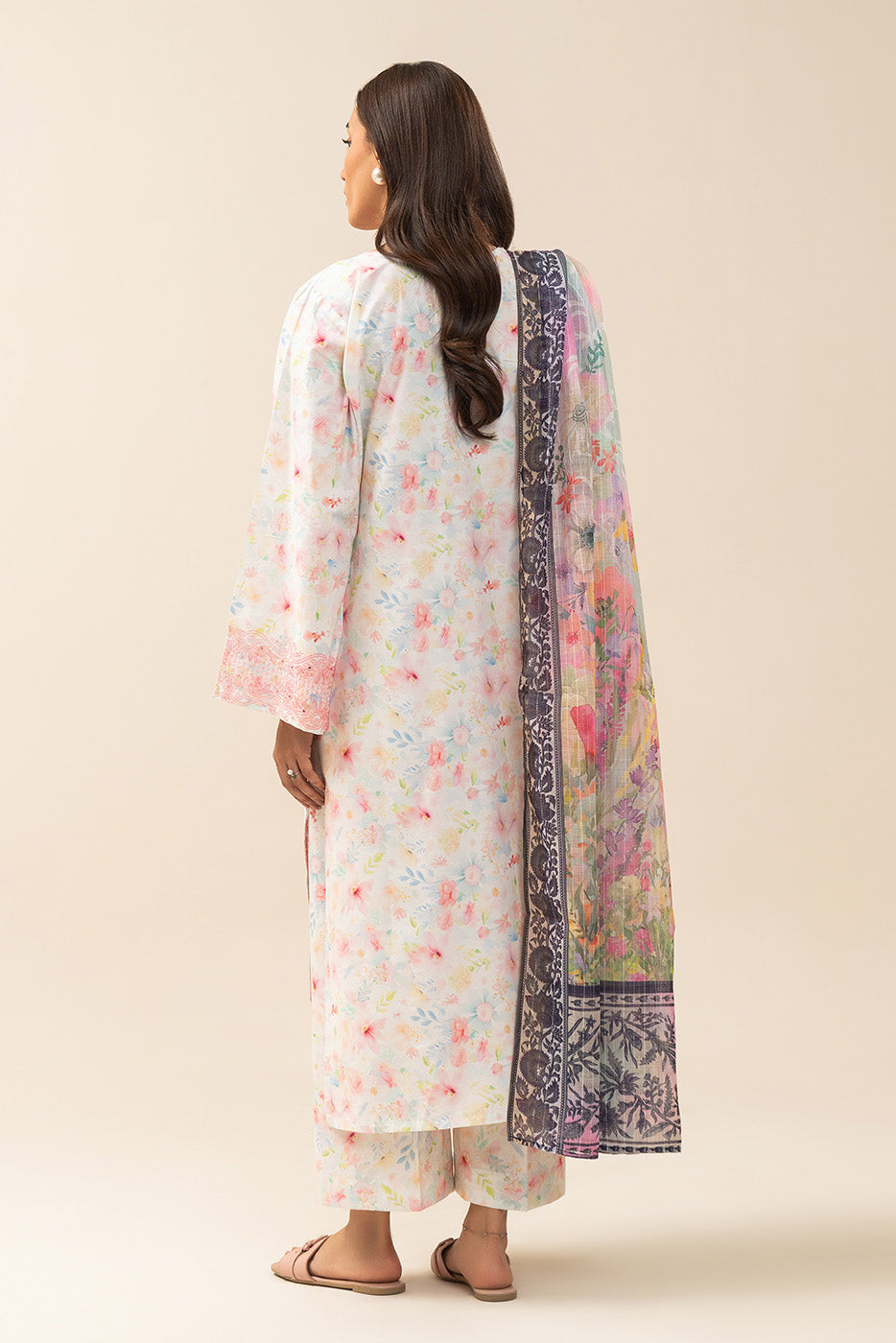 2 PIECE EMBROIDERED COTTON VISCOSE SUIT (PRET)