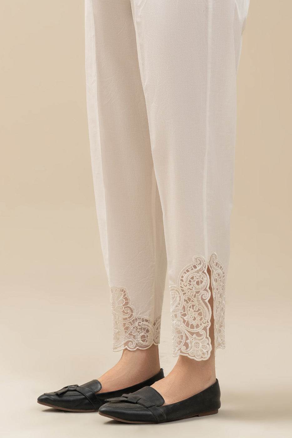 EMBROIDERED STRAIGHT PANTS