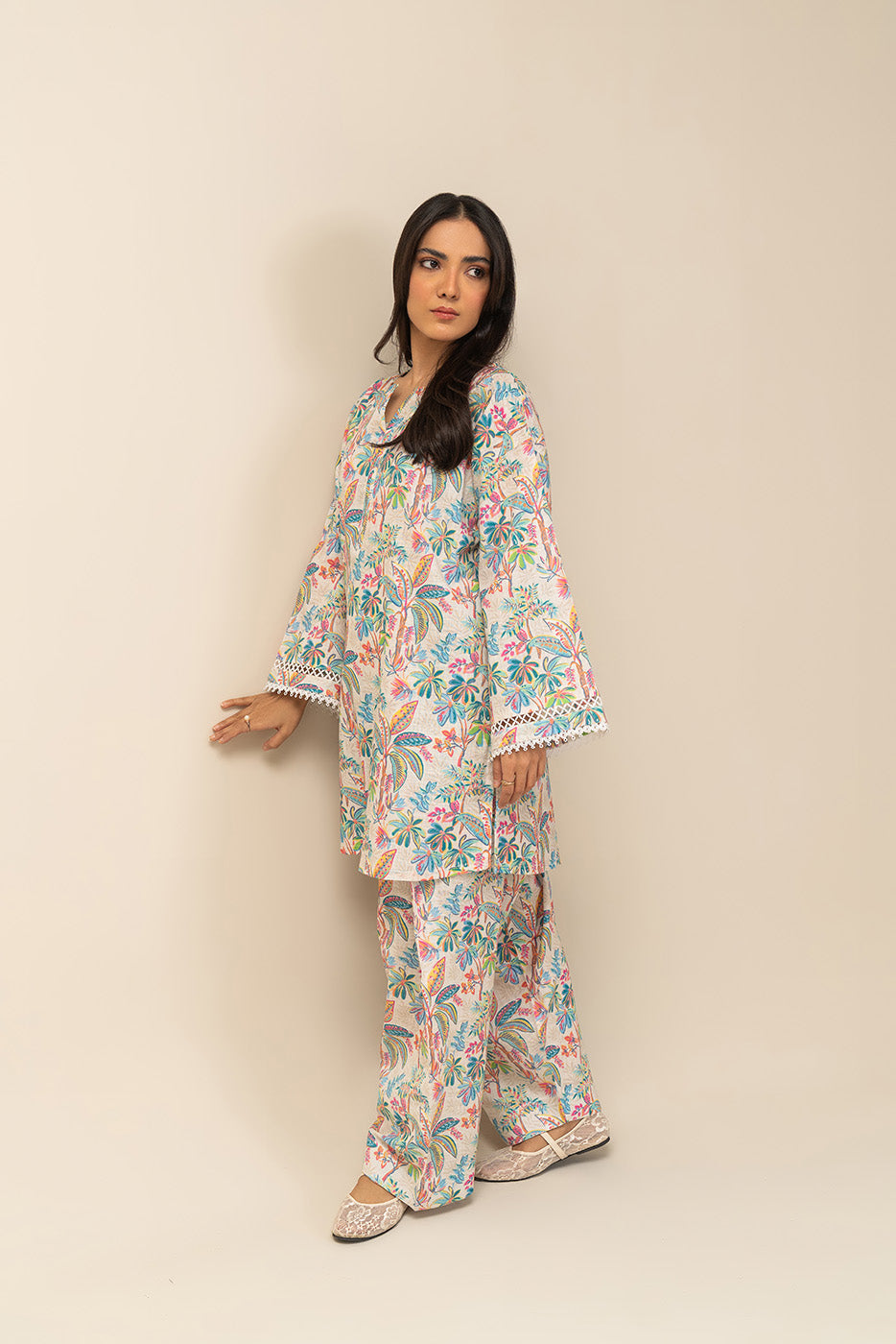 2 PIECE PRINTED KHADDAR SUIT (PRET)