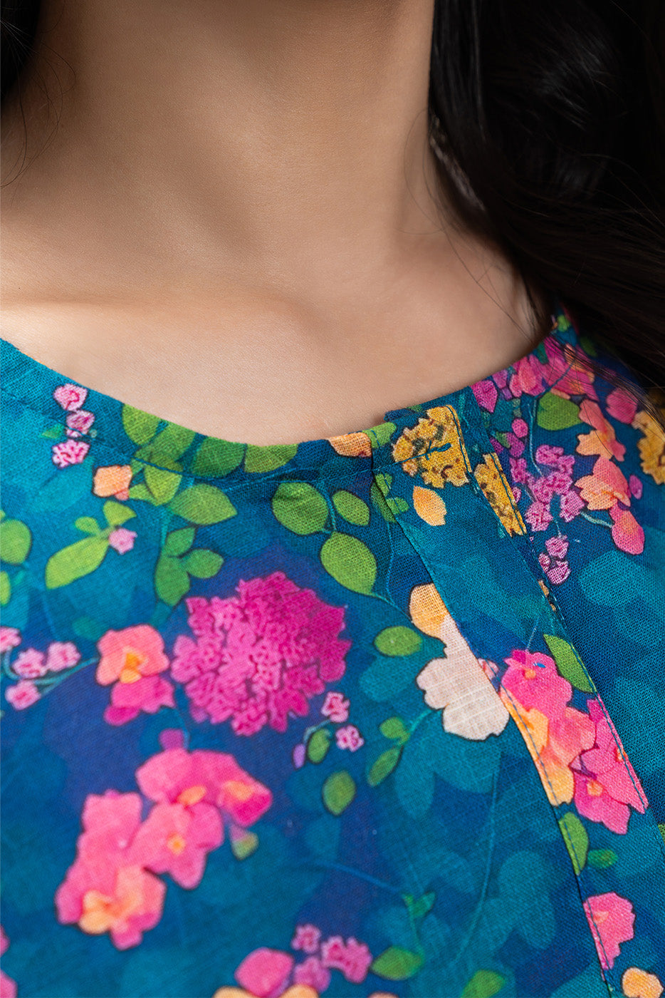 2 PIECE PRINTED KHADDAR SUIT (PRET)