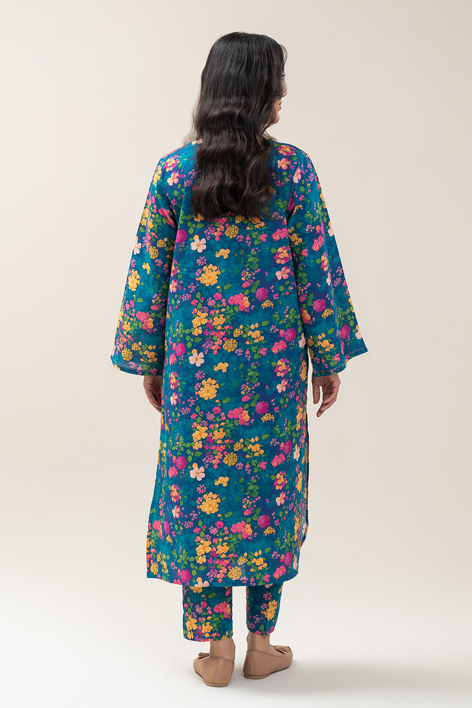 2 PIECE PRINTED KHADDAR SUIT (PRET)