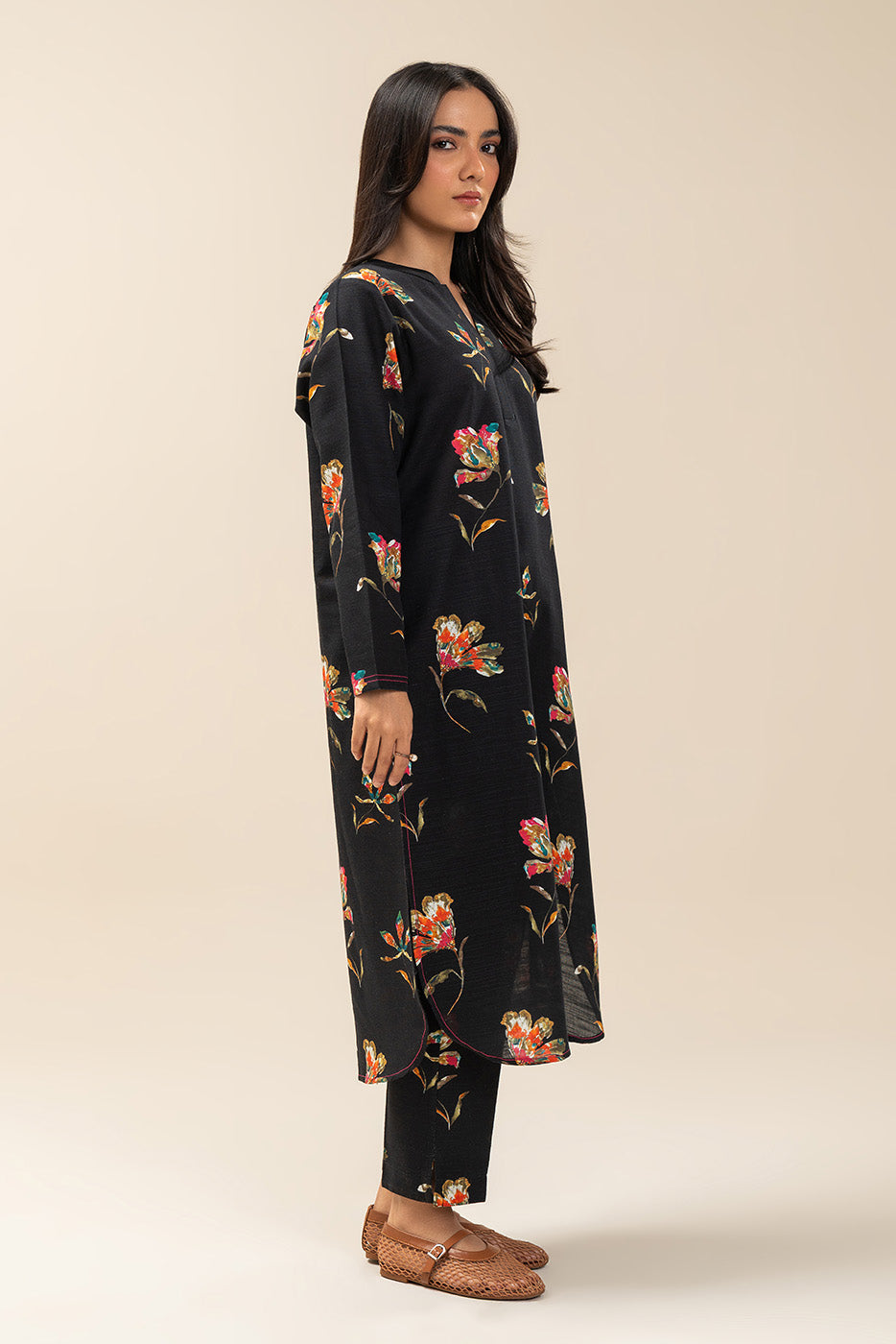 2 PIECE PRINTED KHADDAR SUIT (PRET)