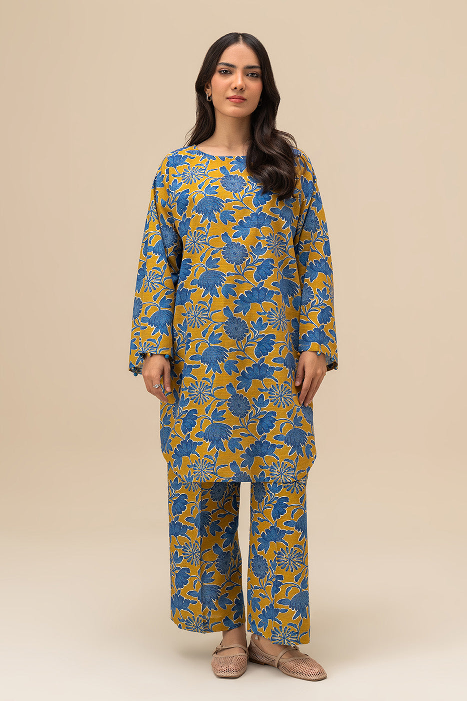 2 PIECE PRINTED KHADDAR SUIT (PRET)