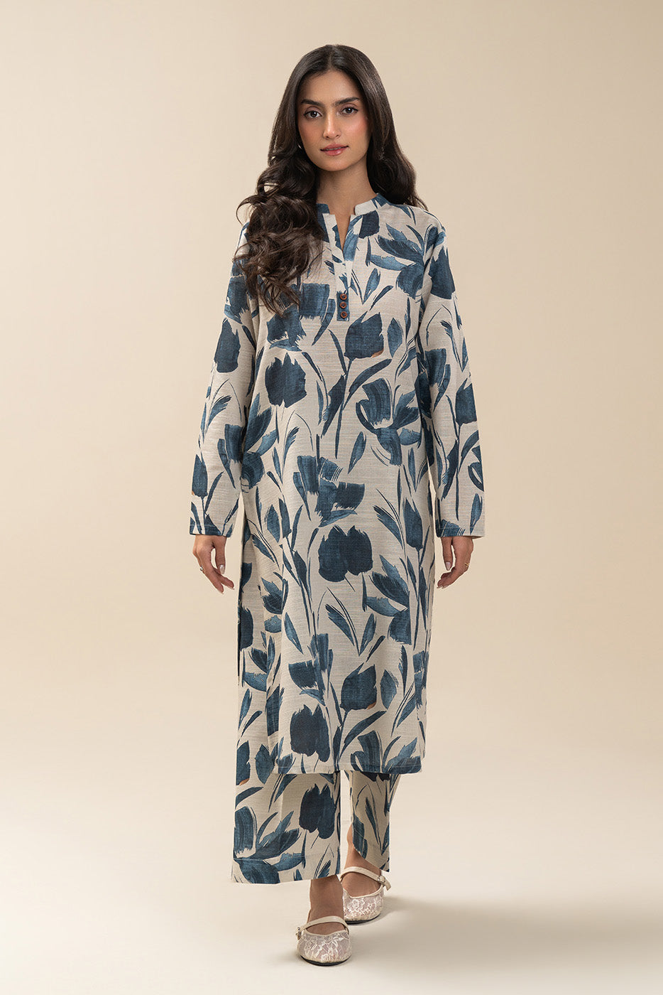 2 PIECE PRINTED KHADDAR SUIT (PRET)