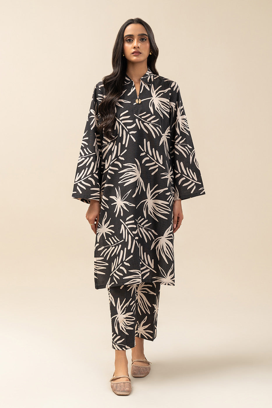 2 PIECE PRINTED KHADDAR SUIT (PRET)