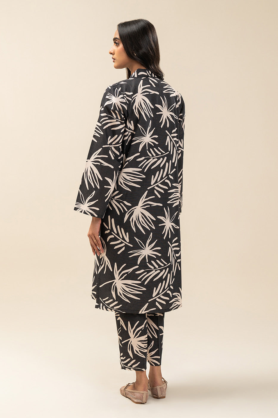 2 PIECE PRINTED KHADDAR SUIT (PRET)