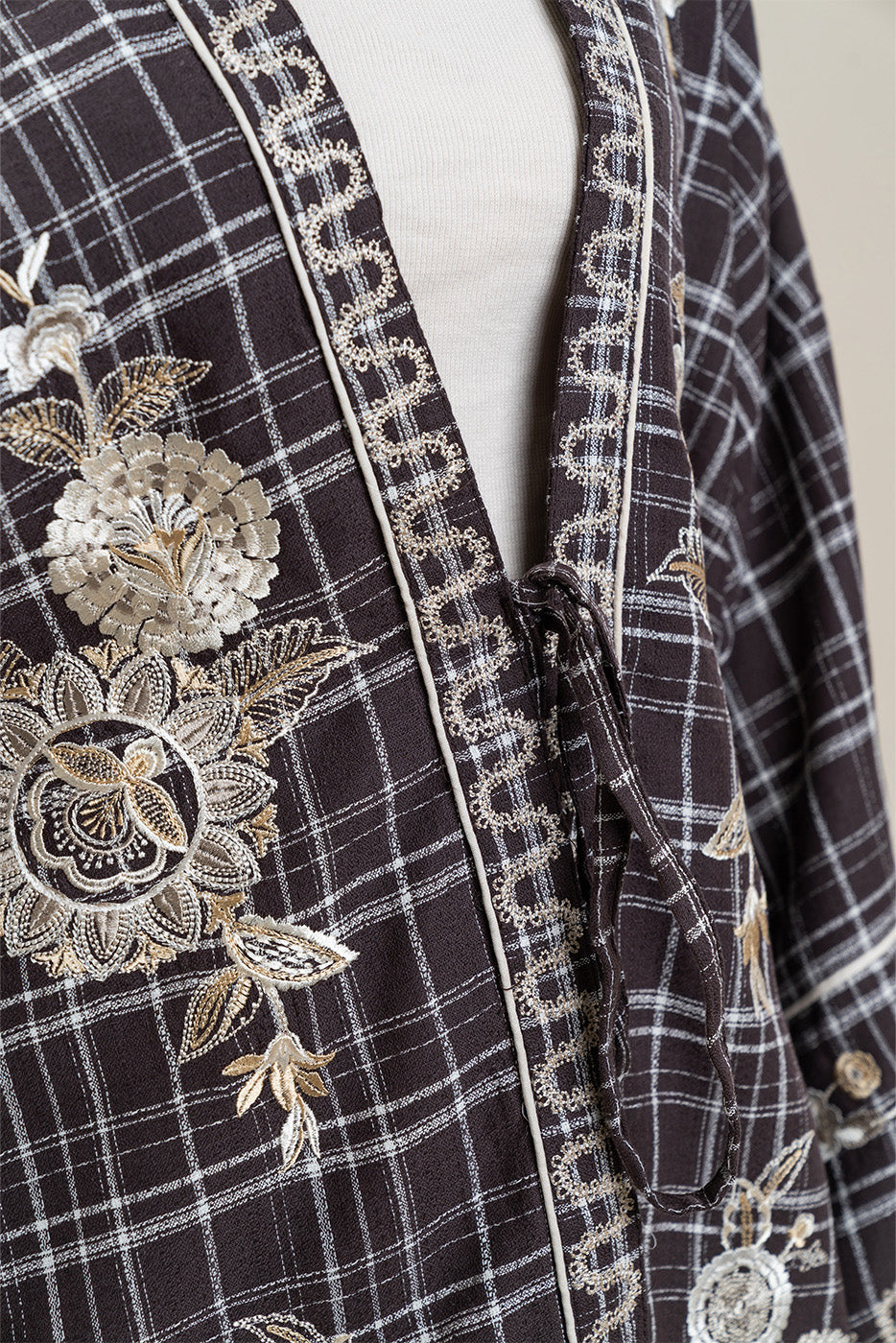 EMBROIDERED DOBBY TOP (PRET)