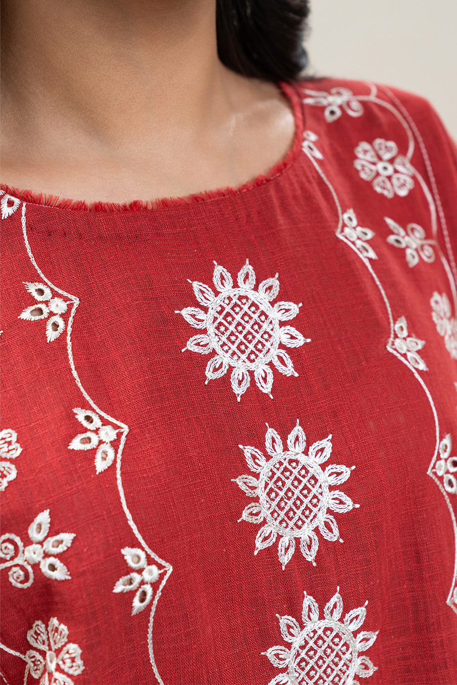 EMBROIDERED TWO WAY SLUB TOP (PRET)