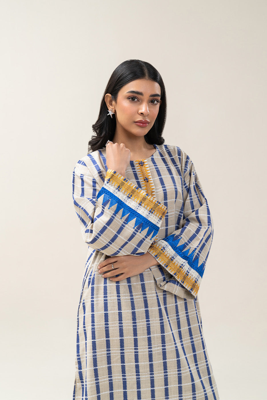 2 PIECE BASIC KHADDAR JACQUARD SUIT (PRET)