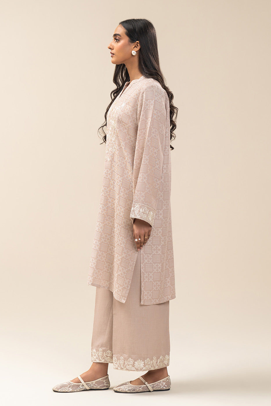 2 PIECE EMBROIDERED YARN DYED SELF JACQUARD SUIT (PRET)